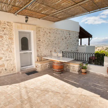 Vakantiehuis Eirini's Traditional House *