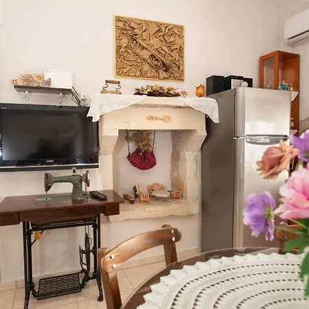 Eirini's Traditional House Lístaros