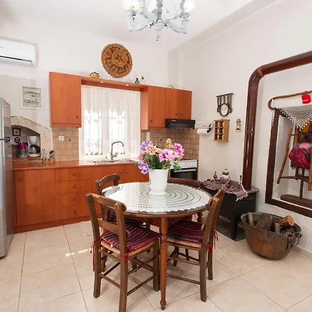 Vakantiehuis Eirini's Traditional House Lístaros