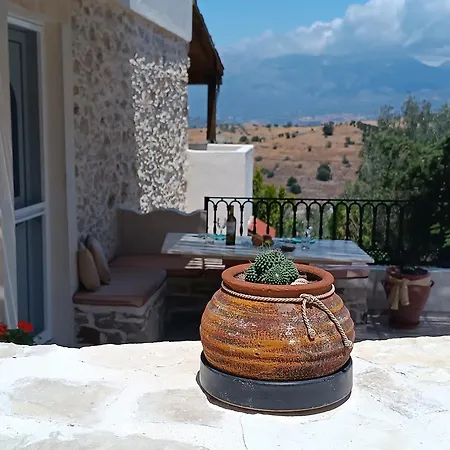 Eirini's Traditional House Lístaros